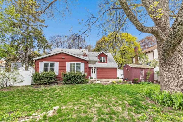 301 IROQUOIS AVENUE, Green Bay, WI 54301