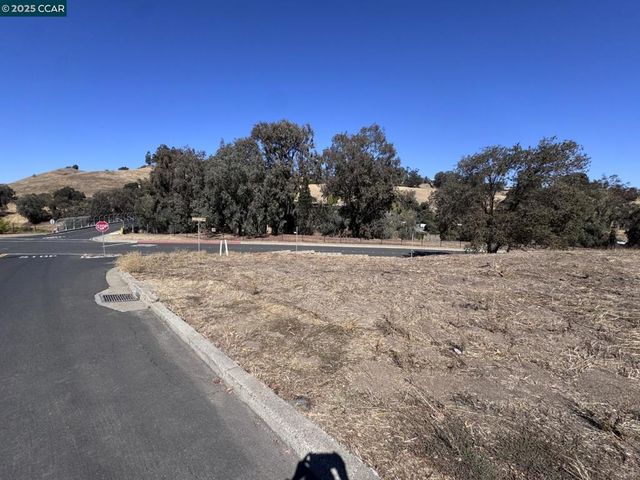 Gladys Court, Lafayette, CA 94549