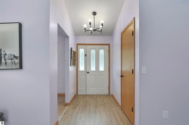 8150 Carriage Lane, Canadian Lakes, MI 49346
