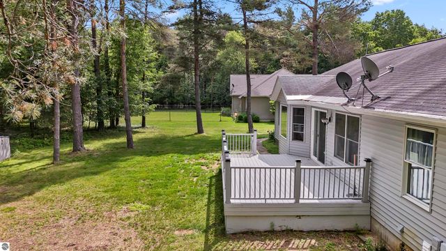 8150 Carriage Lane, Canadian Lakes, MI 49346