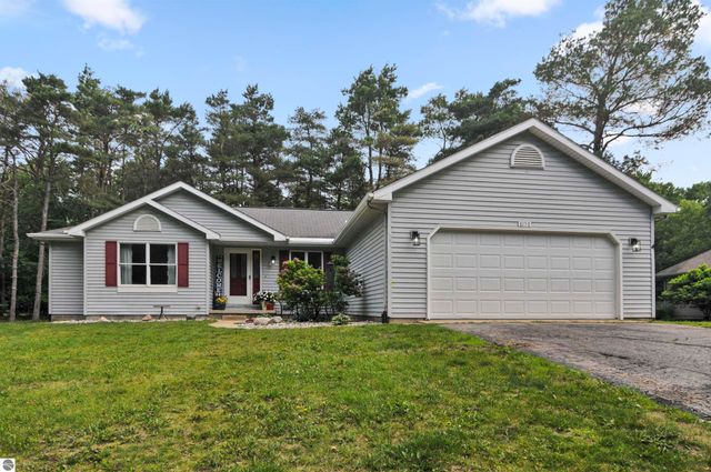 8150 Carriage Lane, Canadian Lakes, MI 49346