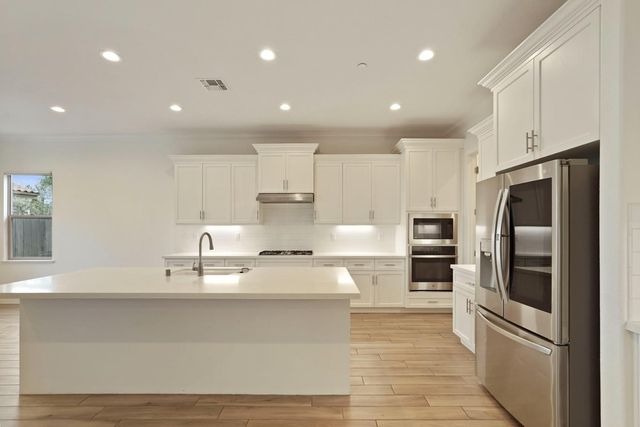 1824 Azalea St, Lodi, CA 95242