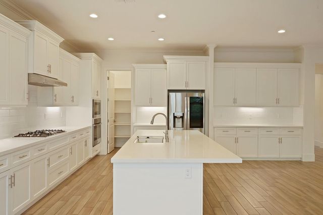 1824 Azalea St, Lodi, CA 95242