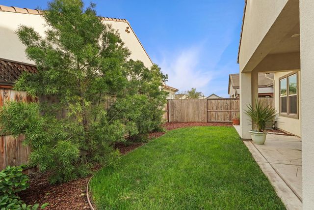 1824 Azalea St, Lodi, CA 95242