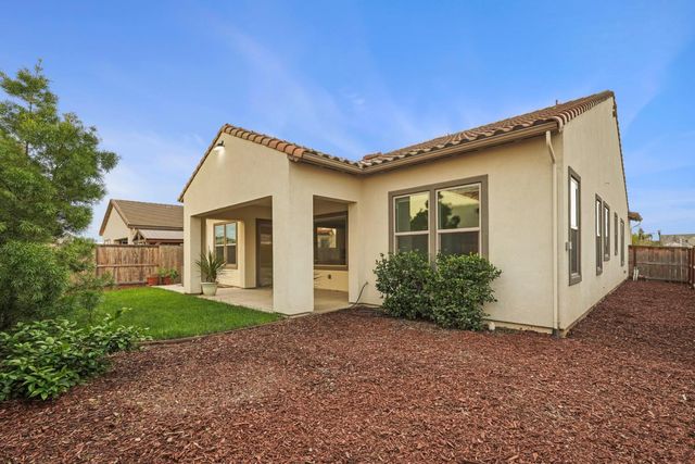 1824 Azalea St, Lodi, CA 95242