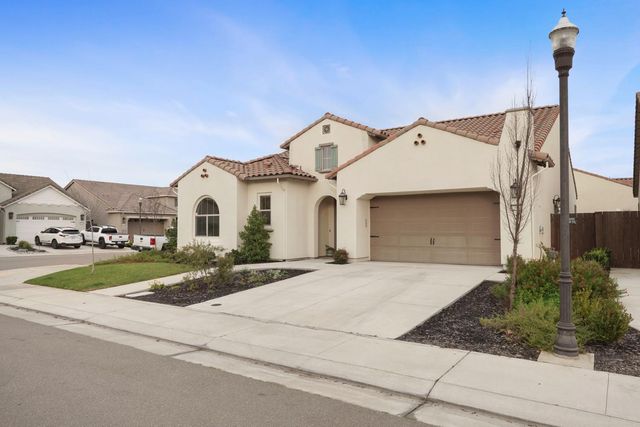 1824 Azalea St, Lodi, CA 95242