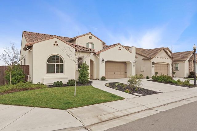 1824 Azalea St, Lodi, CA 95242