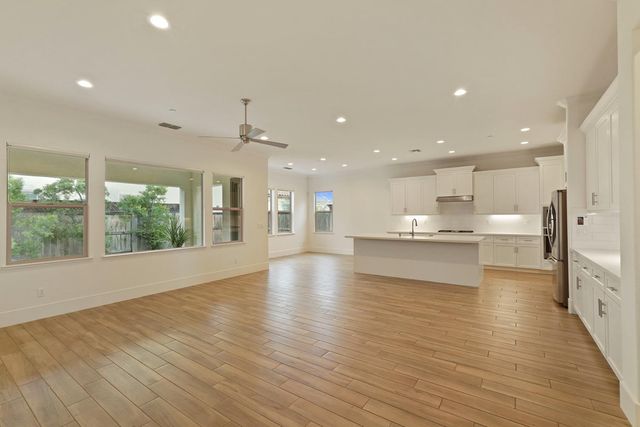 1824 Azalea St, Lodi, CA 95242