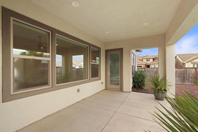 1824 Azalea St, Lodi, CA 95242