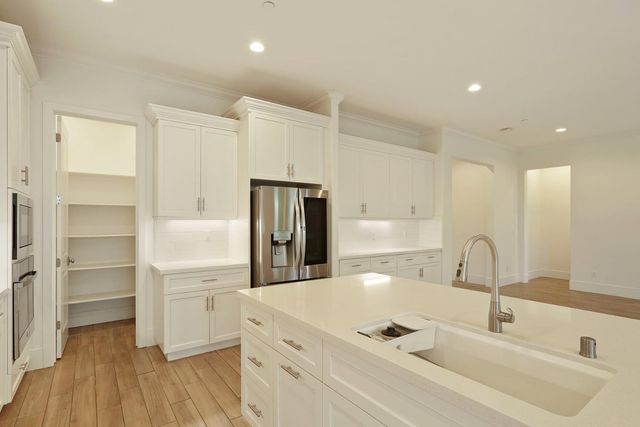 1824 Azalea St, Lodi, CA 95242