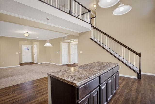 229 W Country Barn Rd, Chartiers, PA 15342