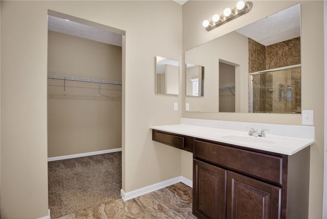 229 W Country Barn Rd, Chartiers, PA 15342