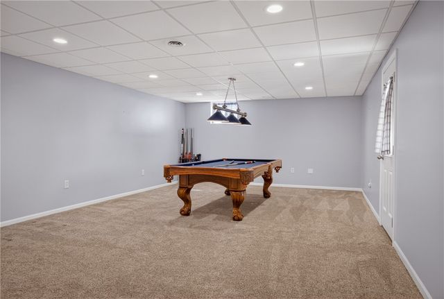 229 W Country Barn Rd, Chartiers, PA 15342