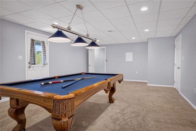 229 W Country Barn Rd, Chartiers, PA 15342