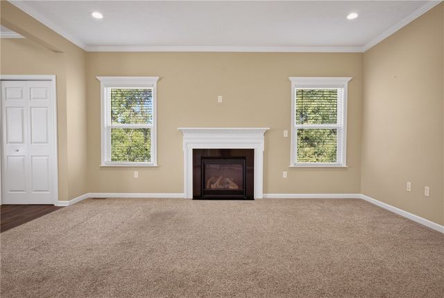 229 W Country Barn Rd, Chartiers, PA 15342