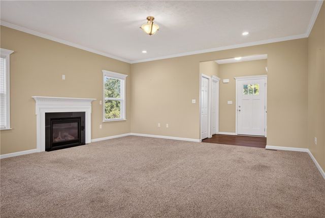 229 W Country Barn Rd, Chartiers, PA 15342