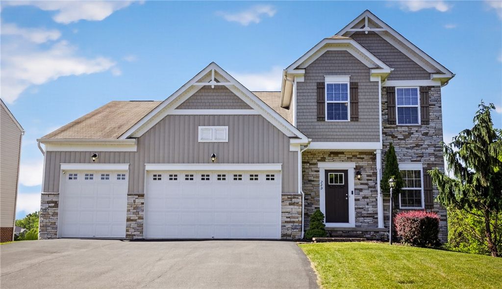 229 W Country Barn Rd, Chartiers, PA 15342
