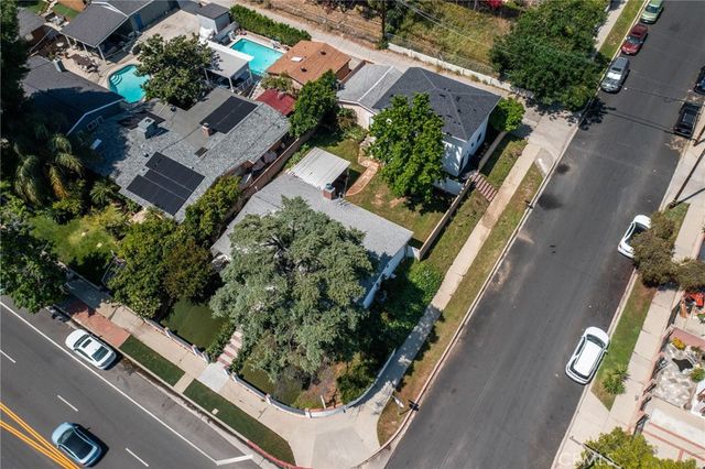 9661 Hayvenhurst Avenue, Northridge, CA 91343