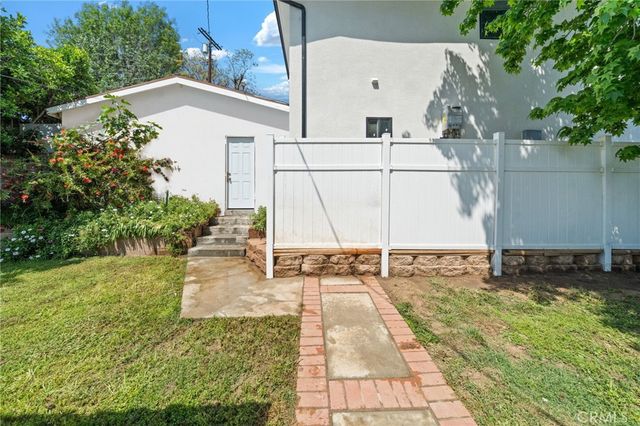 9661 Hayvenhurst Avenue, Northridge, CA 91343