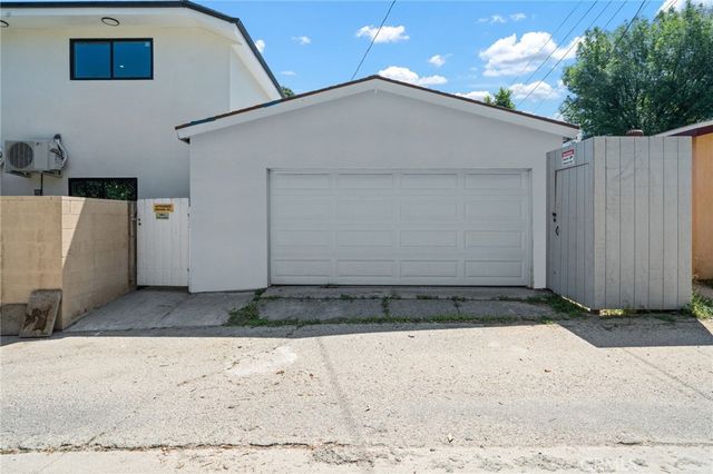9661 Hayvenhurst Avenue, Northridge, CA 91343