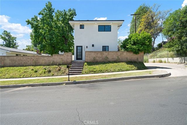 9661 Hayvenhurst Avenue, Northridge, CA 91343