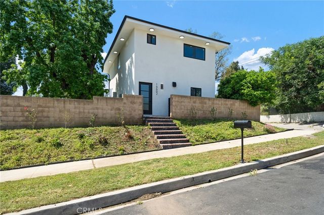 9661 Hayvenhurst Avenue, Northridge, CA 91343