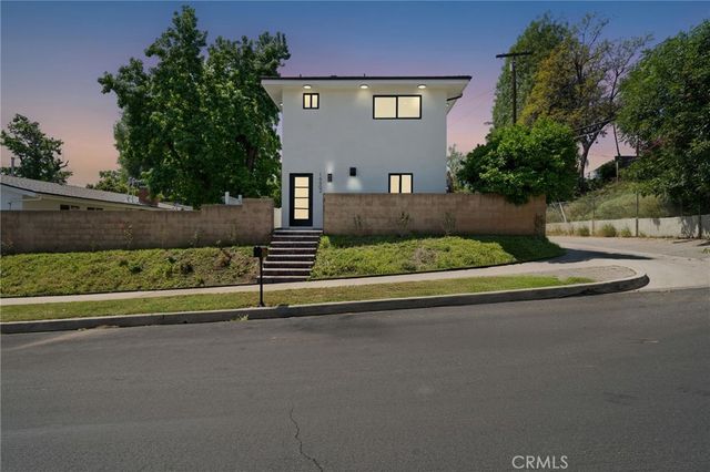 9661 Hayvenhurst Avenue, Northridge, CA 91343