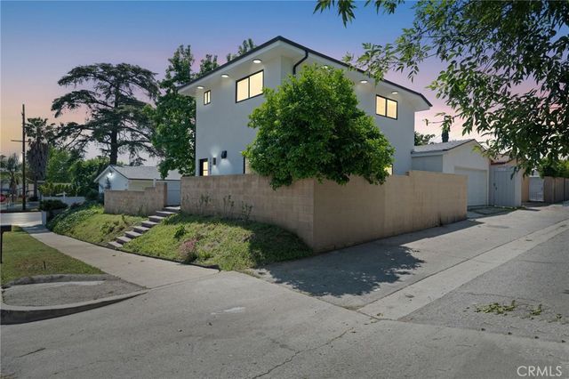 9661 Hayvenhurst Avenue, Northridge, CA 91343