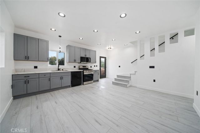 9661 Hayvenhurst Avenue, Northridge, CA 91343