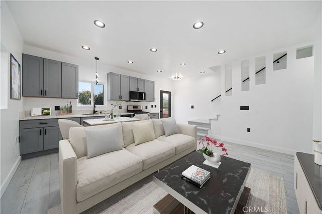 9661 Hayvenhurst Avenue, Northridge, CA 91343
