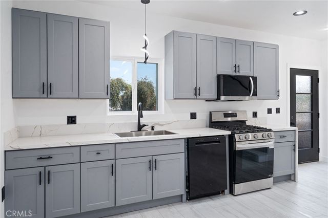 9661 Hayvenhurst Avenue, Northridge, CA 91343