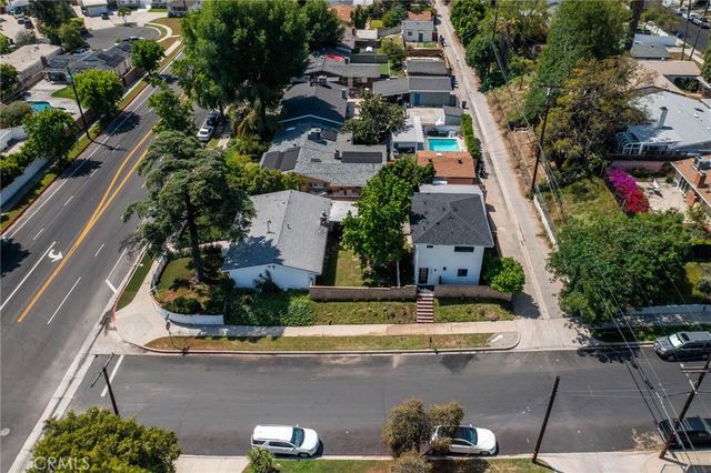 9661 Hayvenhurst Avenue, Northridge, CA 91343