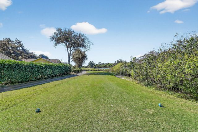13196 SE Point O Woods Court, Hobe Sound, FL 33455
