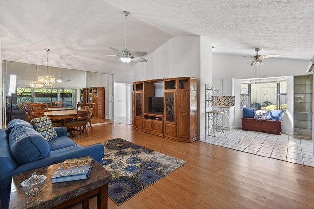 13196 SE Point O Woods Court, Hobe Sound, FL 33455