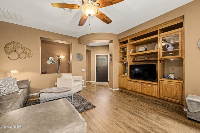 923 E Waterview Place, Chandler, AZ 85249