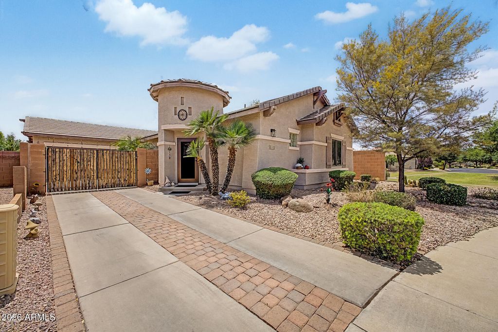 923 E Waterview Place, Chandler, AZ 85249