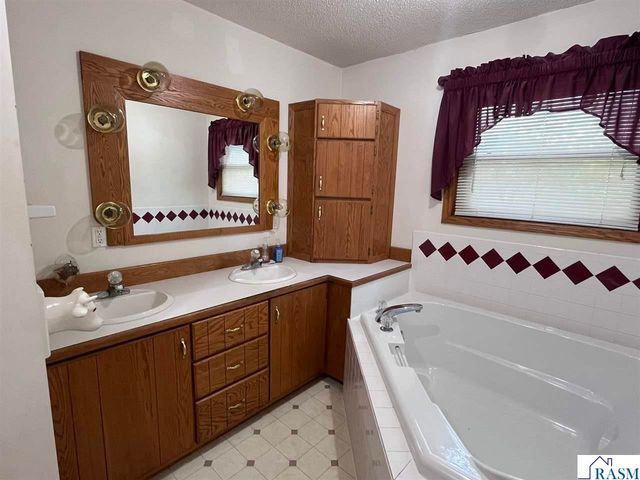 44221 Rabbit Road, St. Peter, MN 56082