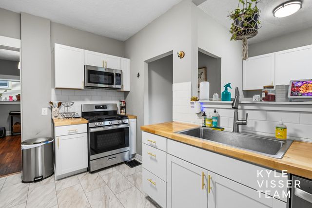 1240 Bemis Street SE, Grand Rapids, MI 49506