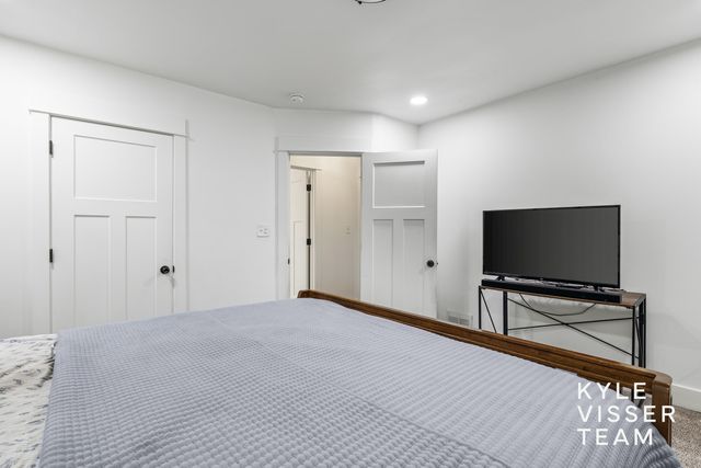 1240 Bemis Street SE, Grand Rapids, MI 49506