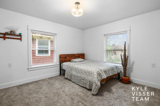 1240 Bemis Street SE, Grand Rapids, MI 49506