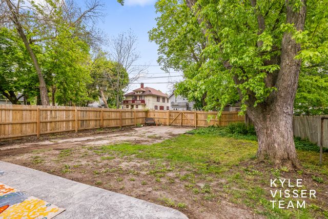 1240 Bemis Street SE, Grand Rapids, MI 49506