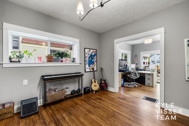 1240 Bemis Street SE, Grand Rapids, MI 49506