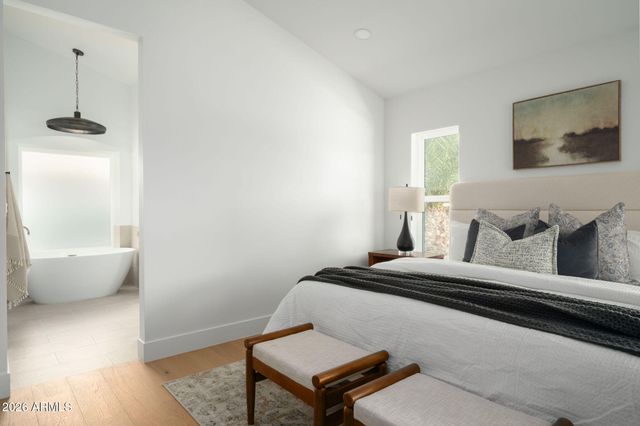 9765 E TURQUOISE Avenue, Scottsdale, AZ 85258