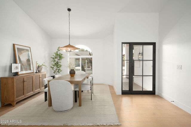 9765 E TURQUOISE Avenue, Scottsdale, AZ 85258