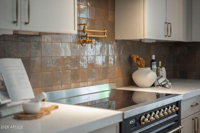 9765 E TURQUOISE Avenue, Scottsdale, AZ 85258