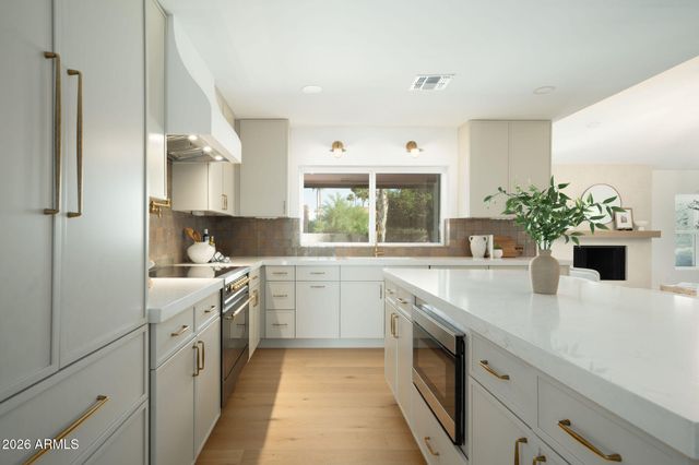 9765 E TURQUOISE Avenue, Scottsdale, AZ 85258