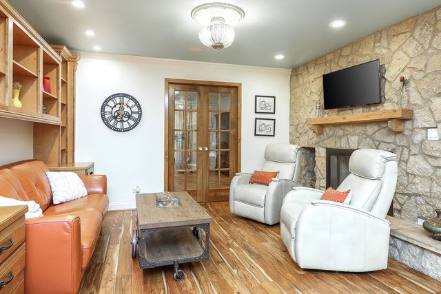 39 Mockingbird Lane, Oak Brook, IL 60523