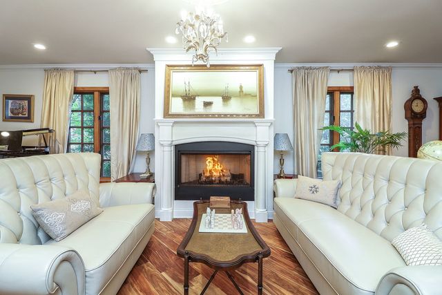 39 Mockingbird Lane, Oak Brook, IL 60523