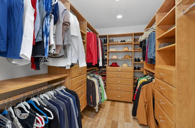 39 Mockingbird Lane, Oak Brook, IL 60523