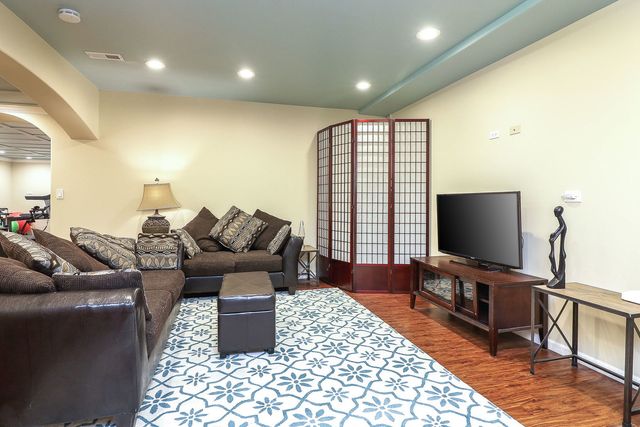 39 Mockingbird Lane, Oak Brook, IL 60523